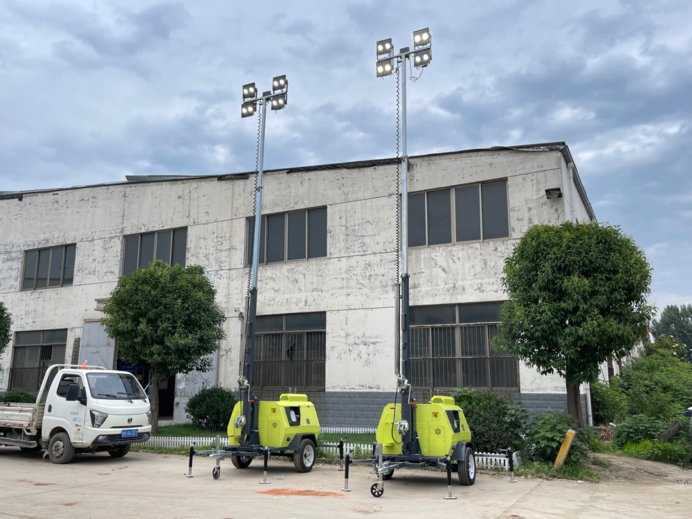 持續(xù)交貨中！山東思拓瑞克20臺9米移動照明燈車陸續(xù)發(fā)貨發(fā)往蒙古國