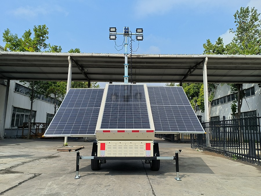 太陽(yáng)能照明車4TNVE600